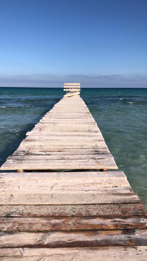 Einsamer Strand mit Steg Mallorca