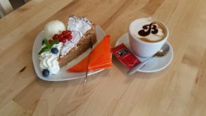 Mandelkuchen Gató im Cafe Biggi's