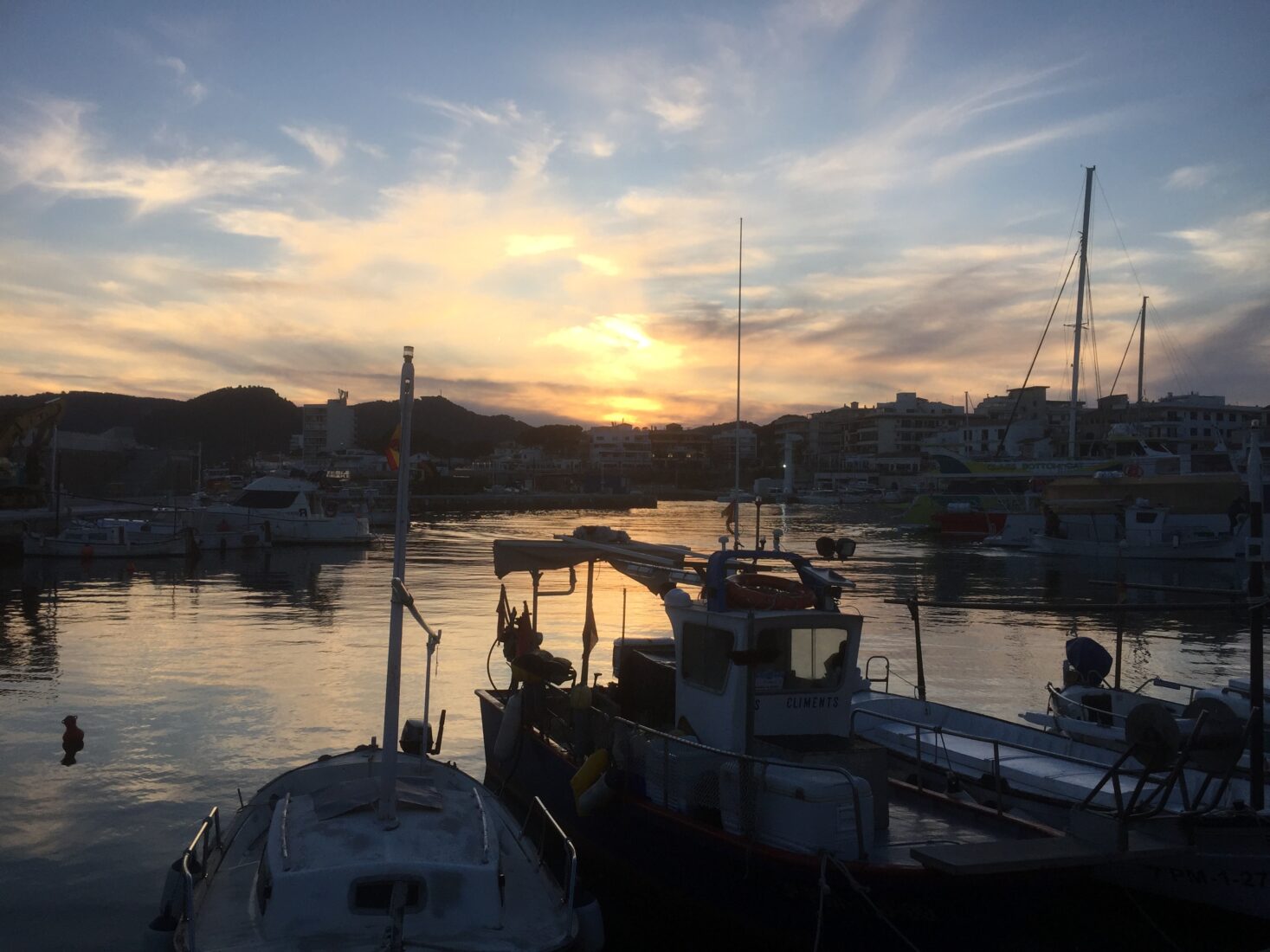 Sonnenuntergang im Hafen von Cala Ratjada