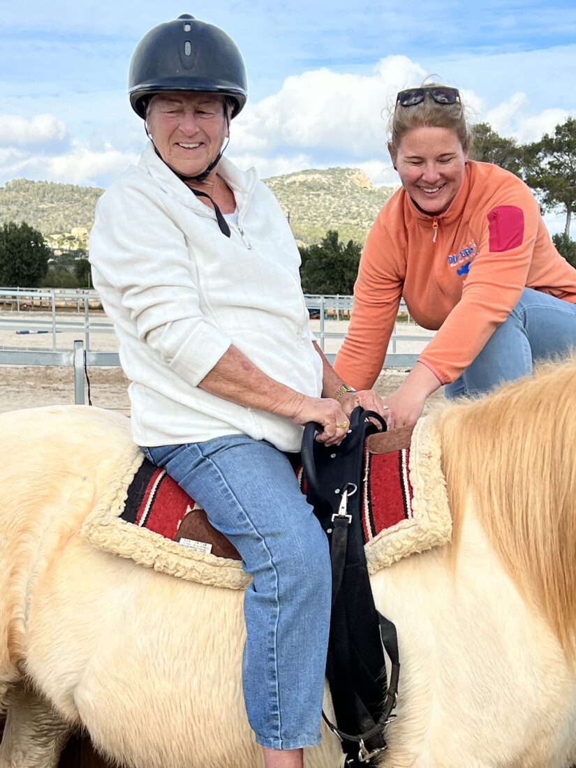 Auch im Alter noch fit auf dem Pferd