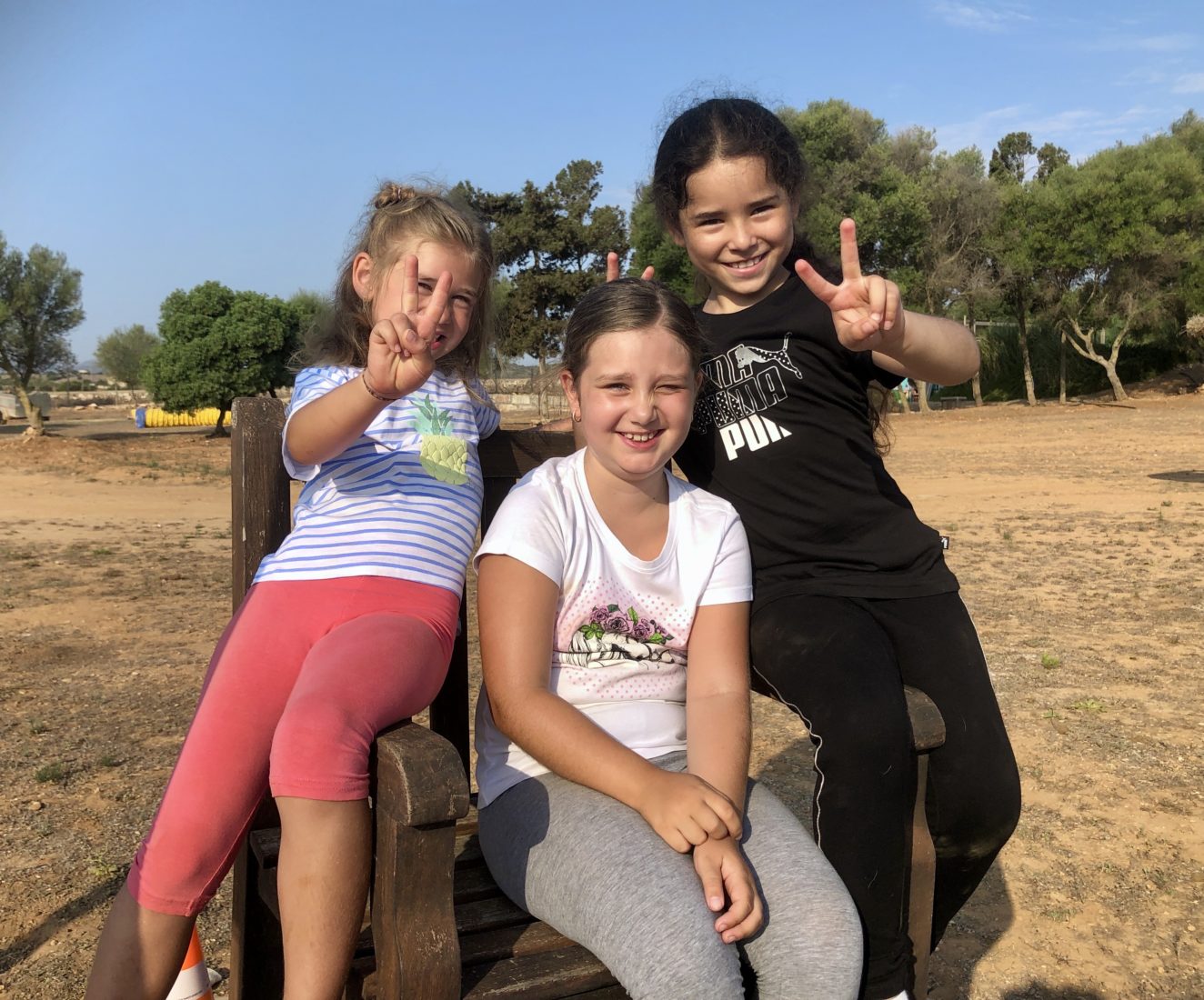 Glückliche Kinder im Ponycamp