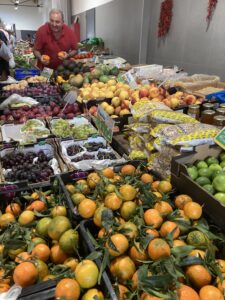 Obst und Gemüse auf dem Markt in Arta