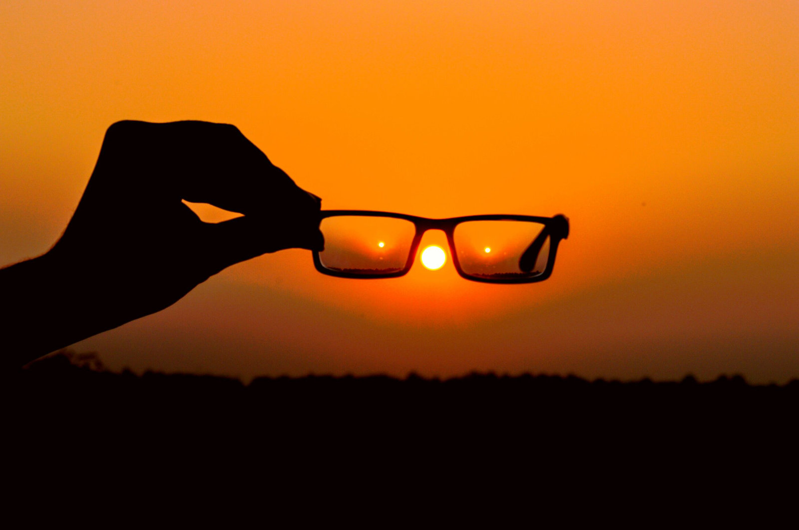Normale Sonnenbrillen reichen nicht, um die Sonnenfinsternis auf Mallorca zu schauen